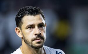 análise: santos consegue evitar vexame nos pênaltis, mas precisa melhorar na semifinal