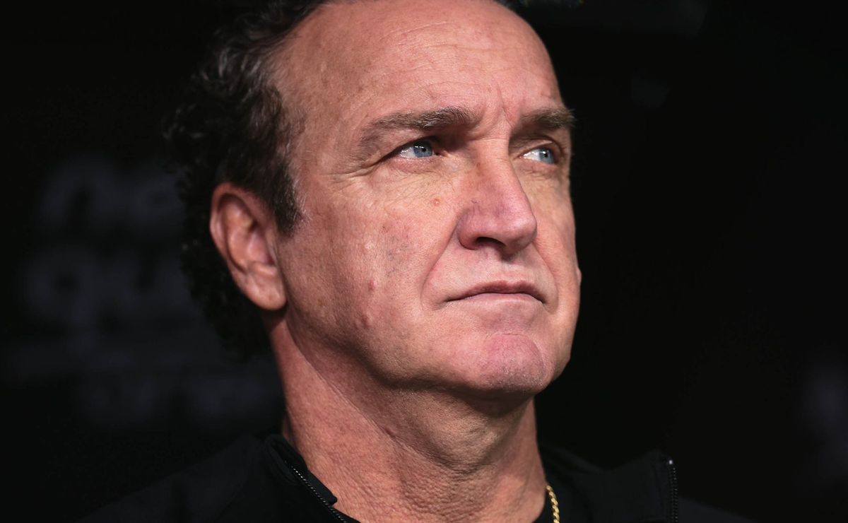 durcesio de mello abre o jogo e explica porque cuca não veio treinar o botafogo na reta final do brasileirão