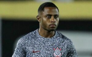 feyenoord, da holanda, pode contratar lateral diego palacios, do corinthians