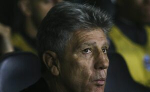 grêmio de renato estuda usar time reserva na estreia da libertadores; saiba motivo