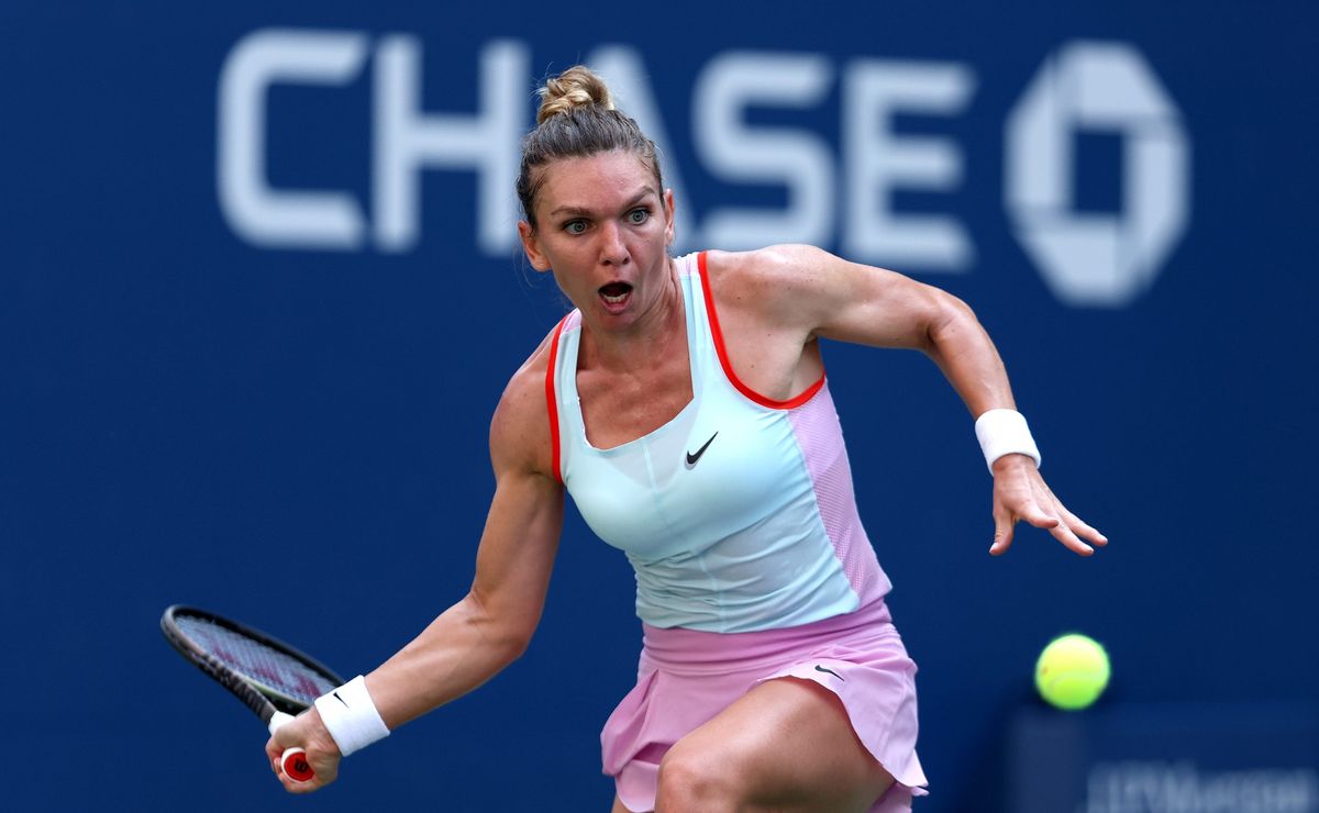 simona halep volta às quadras de tênis após suspensão por doping