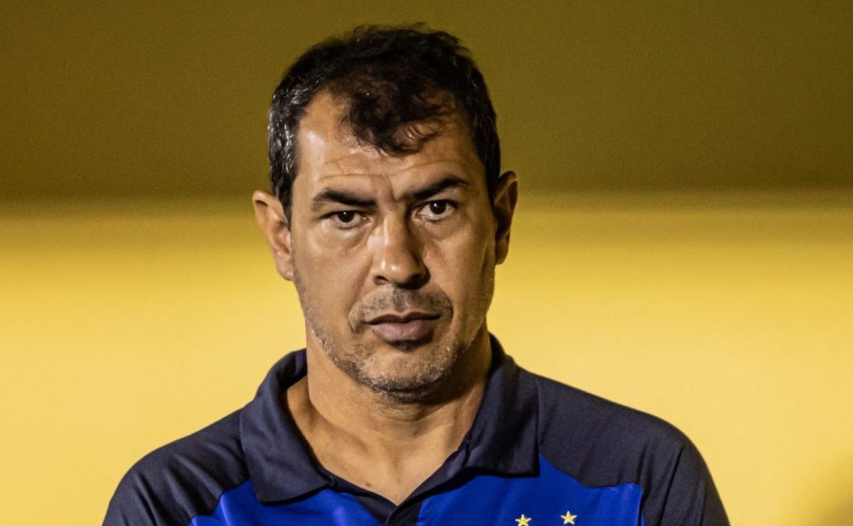 após derrota para o bragantino e críticas da torcida, futuro de carille tem decisão no santos