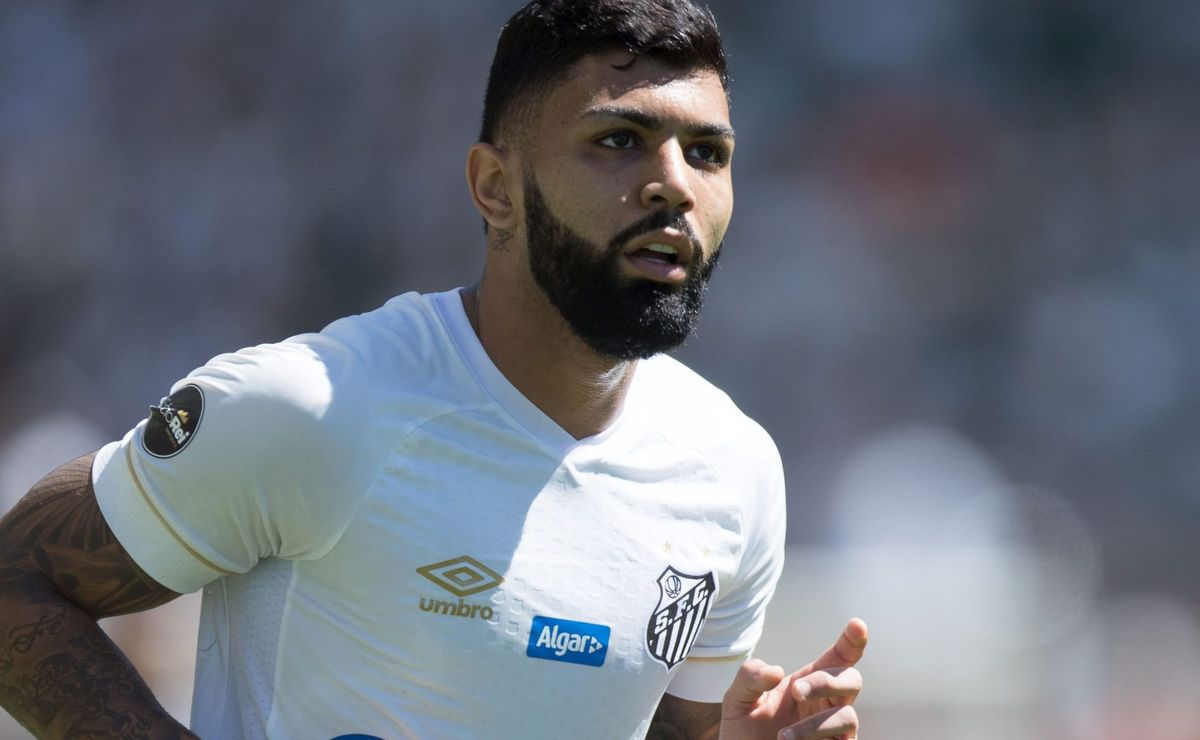 ex volante relembra bastidores de gabigol no santos e traz à tona conselho: "tinha que ser completo"