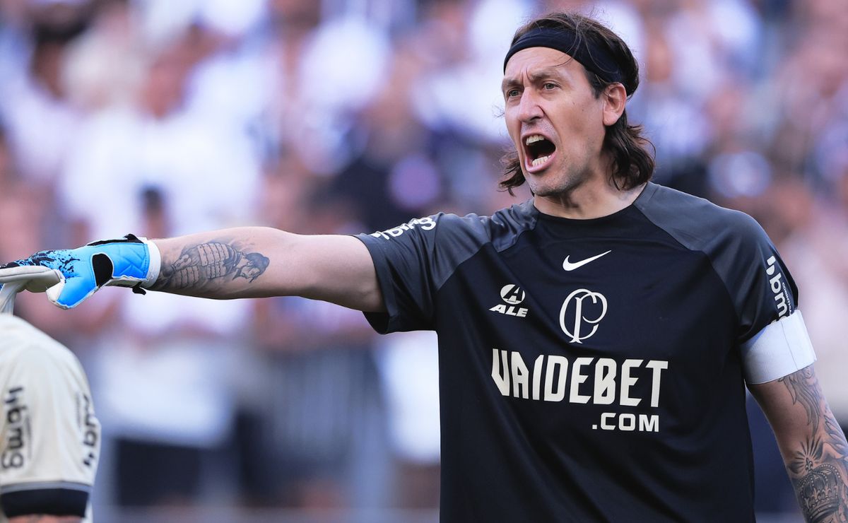 câmera flagra cássio dando bronca em fagner durante vitória do corinthians e fiel reagiu