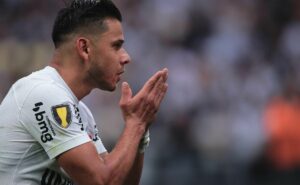 Ángel romero se torna artilheiro no corinthians e fica perto se igualar a guerrero