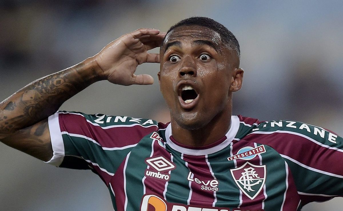 caleffi não engole indireta de douglas costa e alfineta pesado ex jogador do grêmio