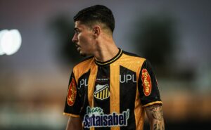 eduardo batista explica o que rômulo precisa desenvolver para fazer sucesso no palmeiras: “vai render muito mais”