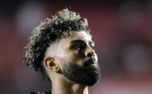 palmeiras está de olho em gabigol, do flamengo, e pode fazer proposta