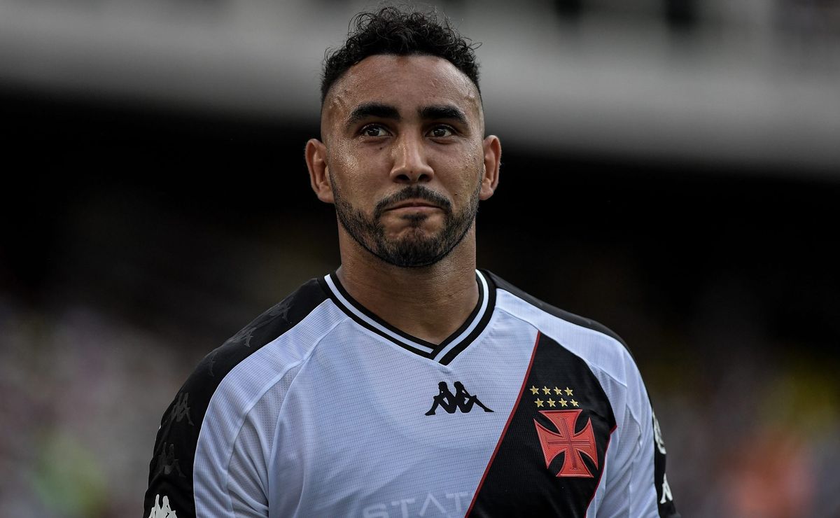 campeão da libertadores pelo flamengo decide assinar com vasco para jogar com payet