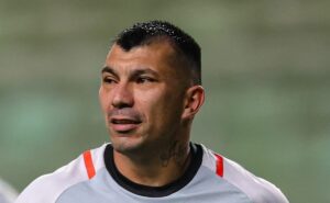 medel não brigou com marcus no vasco e bastidor do elenco é revelado