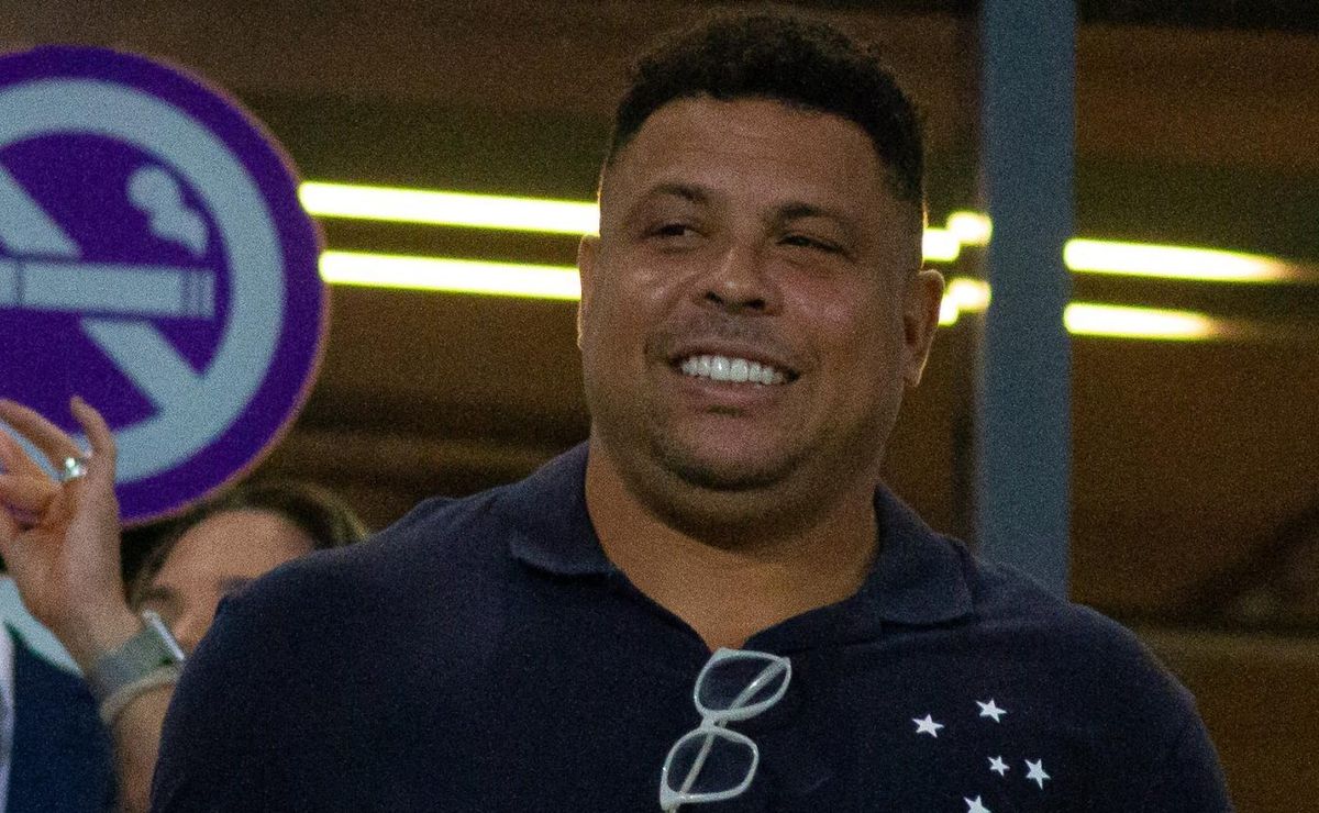 corinthians perde chance de fechar acordo de r$ 200 milhões que ronaldo fenômeno aceitou