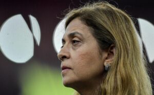 leila pereira se posiciona sobre robinho e daniel alves pelo palmeiras: "um tapa na cara"