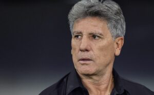 renato gaúcho define o time titular do grêmio para a semifinal contra o caxias
