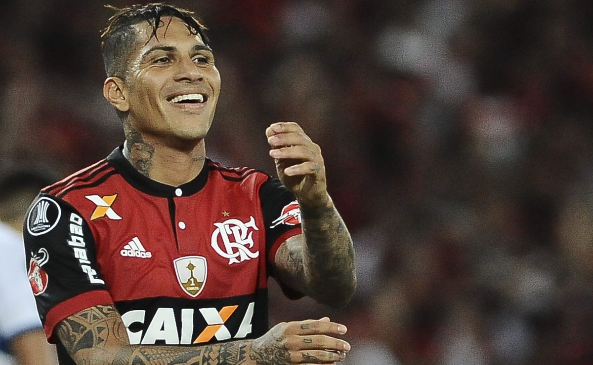 santos abre negociação para contratar paulo guerrero; veja os bastidores