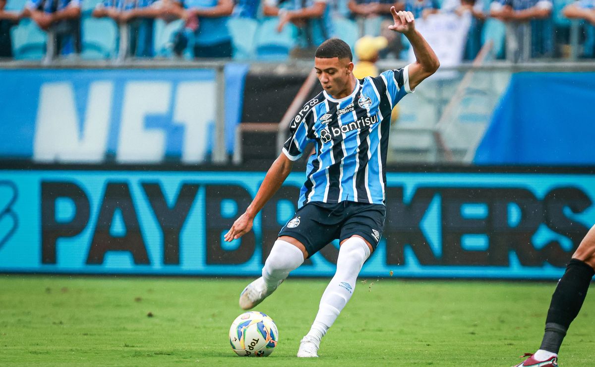 r$ 59 milhões: com meta de vendas no grêmio, gustavo nunes e +10 são alvos no mercado