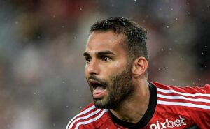 flamengo pode oferecer thiago maia em negociação e fechar com meia do internacional