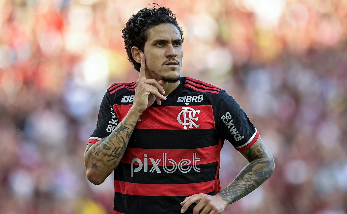 zagueiro da seleção brasileira afirma que pedro, do flamengo, é o atacante mais difícil de ser marcado