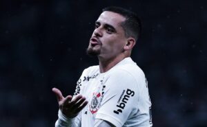 campeão do paulistão pelo corinthians chama fagner de desleal: "jogar sujo"