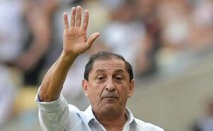 ramón díaz promove novidades no vasco em jogo treino contra o volta redonda