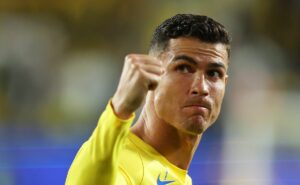 revista renomada divulgada os maiores salários do futebol