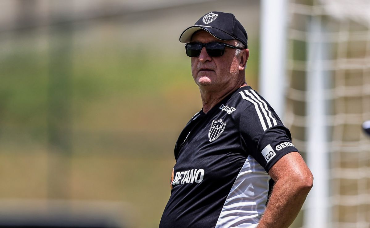 felipão teve 'surto' no vestiário do atlético após classificação contra o américa, diz ex diretor