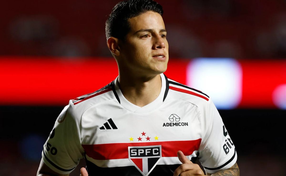 james rodríguez muda jogo da colômbia e ajuda a conquistar feito histórico