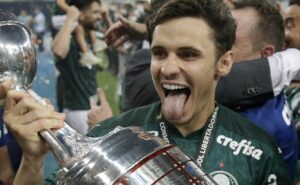 r$ 163 milhões: al ettifaq +2 sondam raphael veiga e palmeiras decide futuro