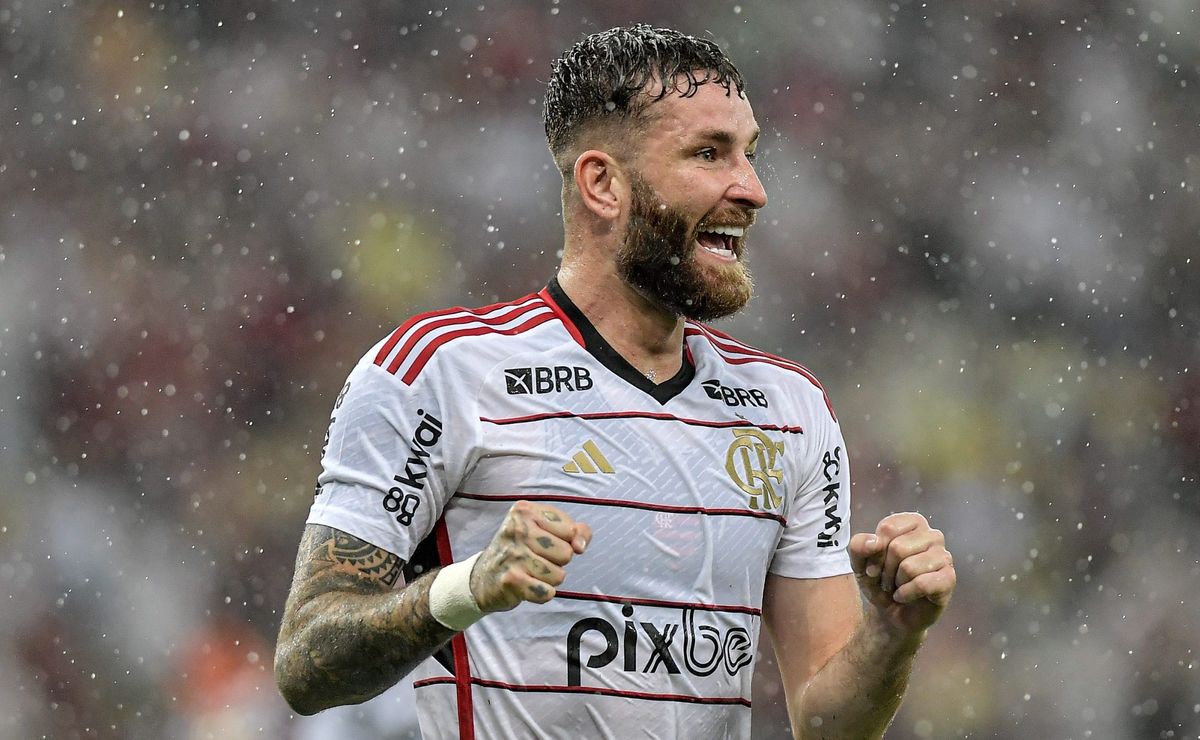 jogador do palmeiras elege léo pereira como um dos melhores zagueiros do brasil