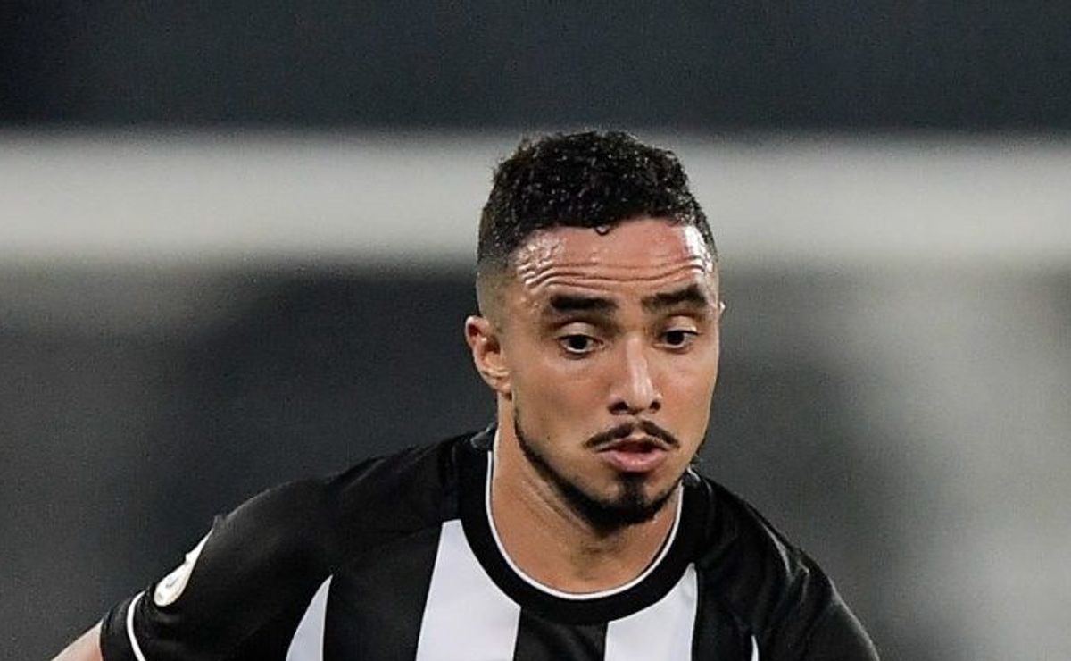 rafael volta a ser relacionado no botafogo e comemora: "aproveitar meu último ano"