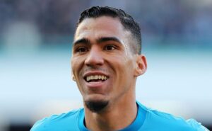 allan marca dois gols no al wahda e agita torcida do botafogo