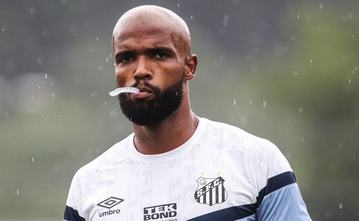 santos decide utilizar messias em troca por meia para a série b; peixe já acertou 15 reforços