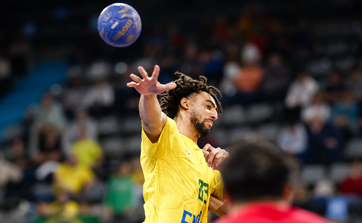 brasil sofre, mas vence bahrein e mantém viva a esperança de ir à paris no handebol masculino