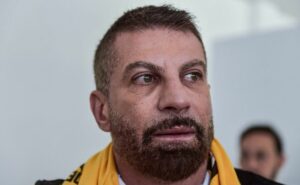 saf do vasco não proibiu a presença de pedrinho no ct e vestiário