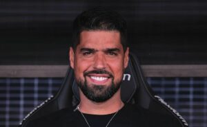 antónio oliveira vai fazer pedidos por reforços no corinthians e será atendido por augusto melo