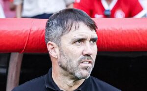 análise: falta de visão de eduardo coudet faz internacional fracassar novamente no campeonato gaúcho