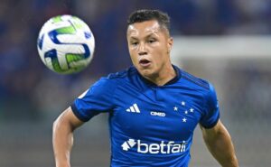 corinthians monitora e pode fazer proposta por marlon, do cruzeiro