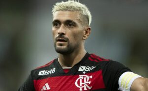 arrascaeta provoca fluminense após classificação do flamengo: “em casa manda nós”