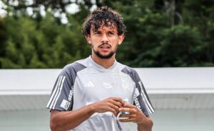 milito tira scarpa do time e aponta reviravolta tática na escalação do atlético