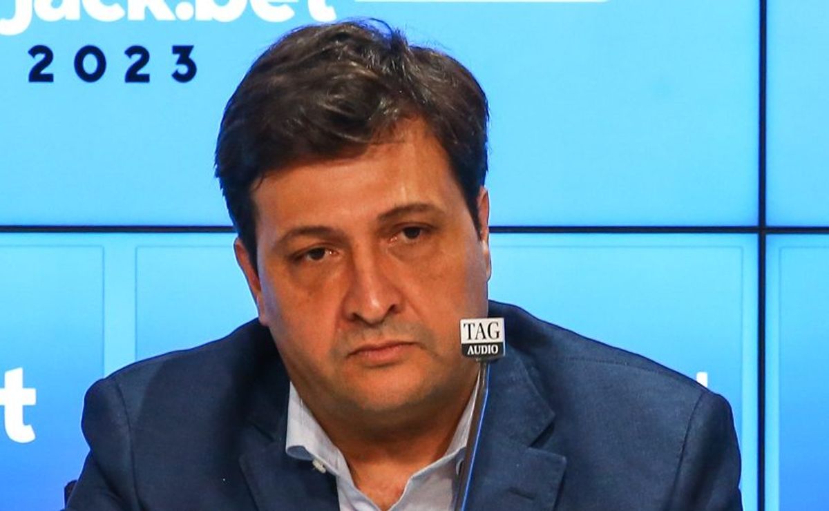 r$ 11 milhões: alberto guerra vai realizar venda no grêmio para equilibrar finanças