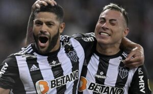 grêmio pode contratar eduardo vargas, do atlético mg; atacante foi oferecido via intermédios