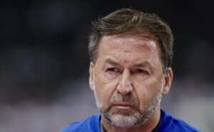 augusto melo pode perder contratação de meia no corinthians após sondagens do exterior