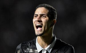 opinião: escalação de praxedes pelo vasco não se justifica e tem gerado insatisfação do torcedor