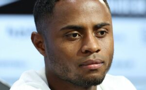 situação de diego palacios é revelada nos bastidores do corinthians