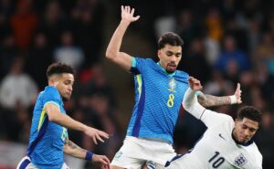 lucas paquetá faz diferença e crias do flamengo ditam o ritmo na vitória da seleção brasileira