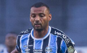 jp galvão e +3 devem sair do grêmio; confira lista de dispensa