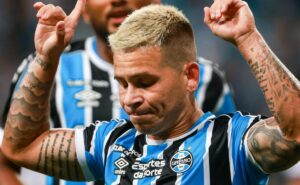 soteldo volta a treinar com o elenco e fica muito próximo de retorno ao grêmio