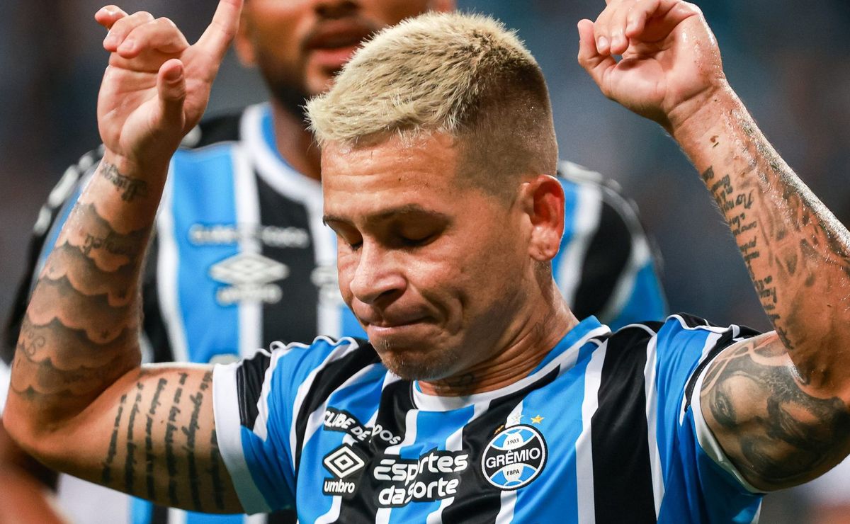 soteldo volta a treinar com o elenco e fica muito próximo de retorno ao grêmio