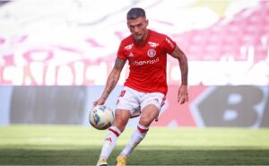 sem aránguiz, internacional vive dilema entre thiago maia e fernando; veja a comparação