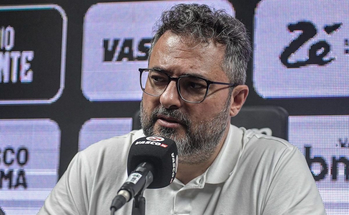 torcida organizada do vasco critica trabalho de alexandre mattos no clube: "não mostrou nada de bom"