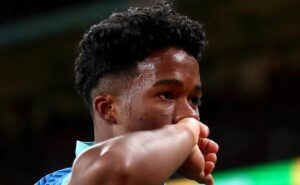 joia do palmeiras endrick marca gol decisivo pela seleção brasileira e põe fim em escrita de 29 anos